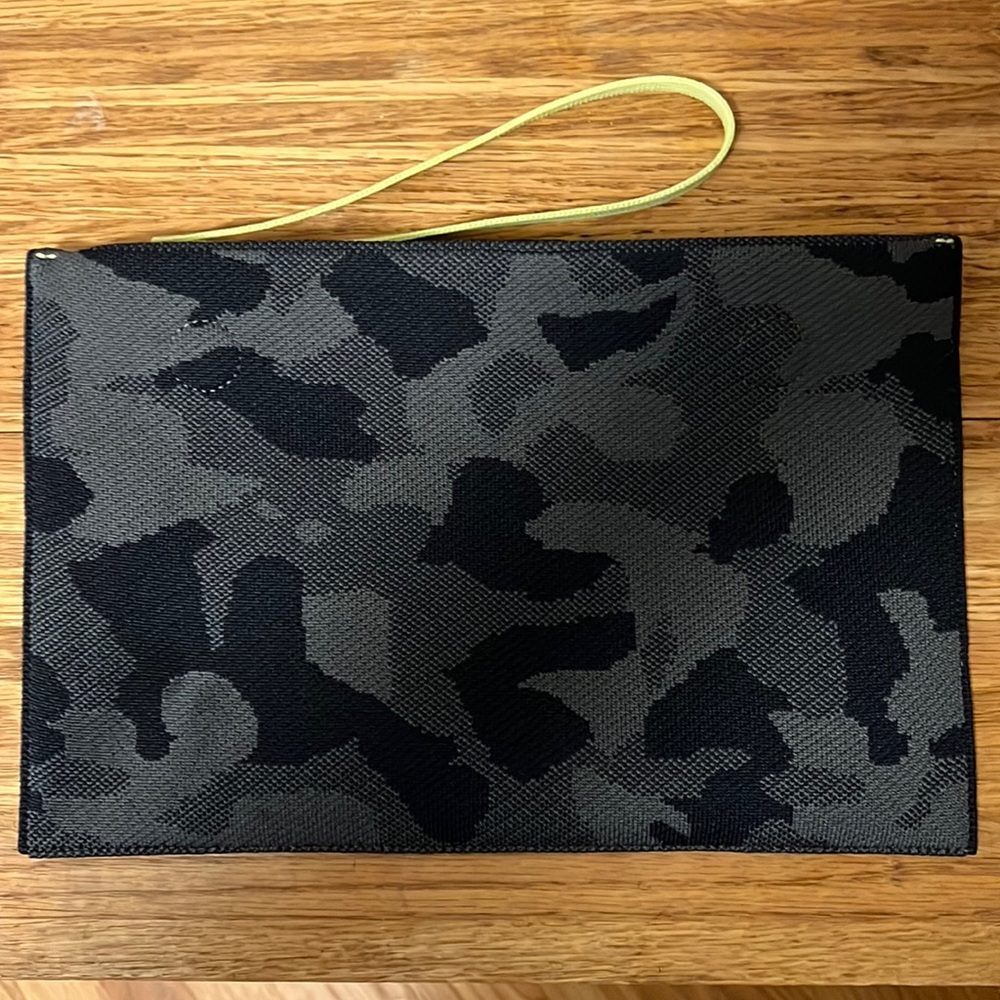 Rothy’s clutch pouch wristlet - reserved